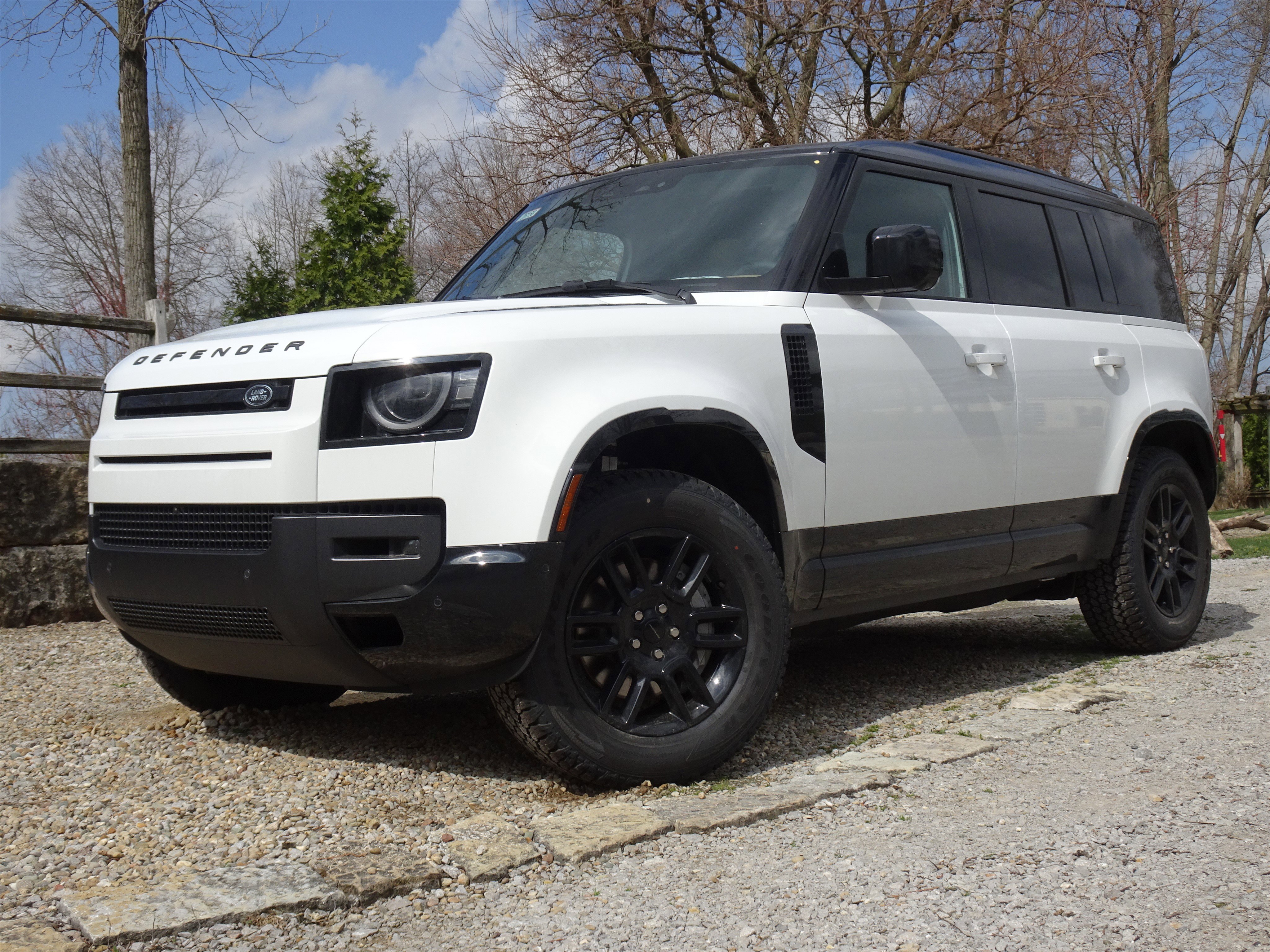 New 2026 Land Rover Defender 110 X-Dynamic SE AWD/4WD image 1