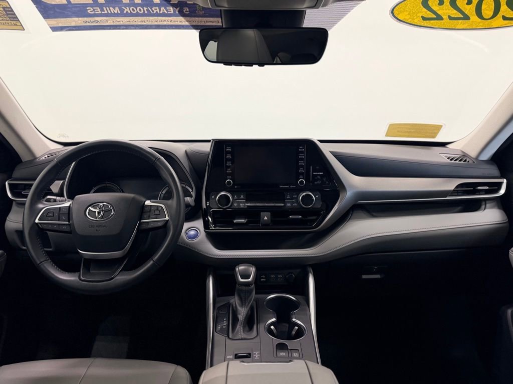 Used 2022 Toyota Highlander XLE image 14