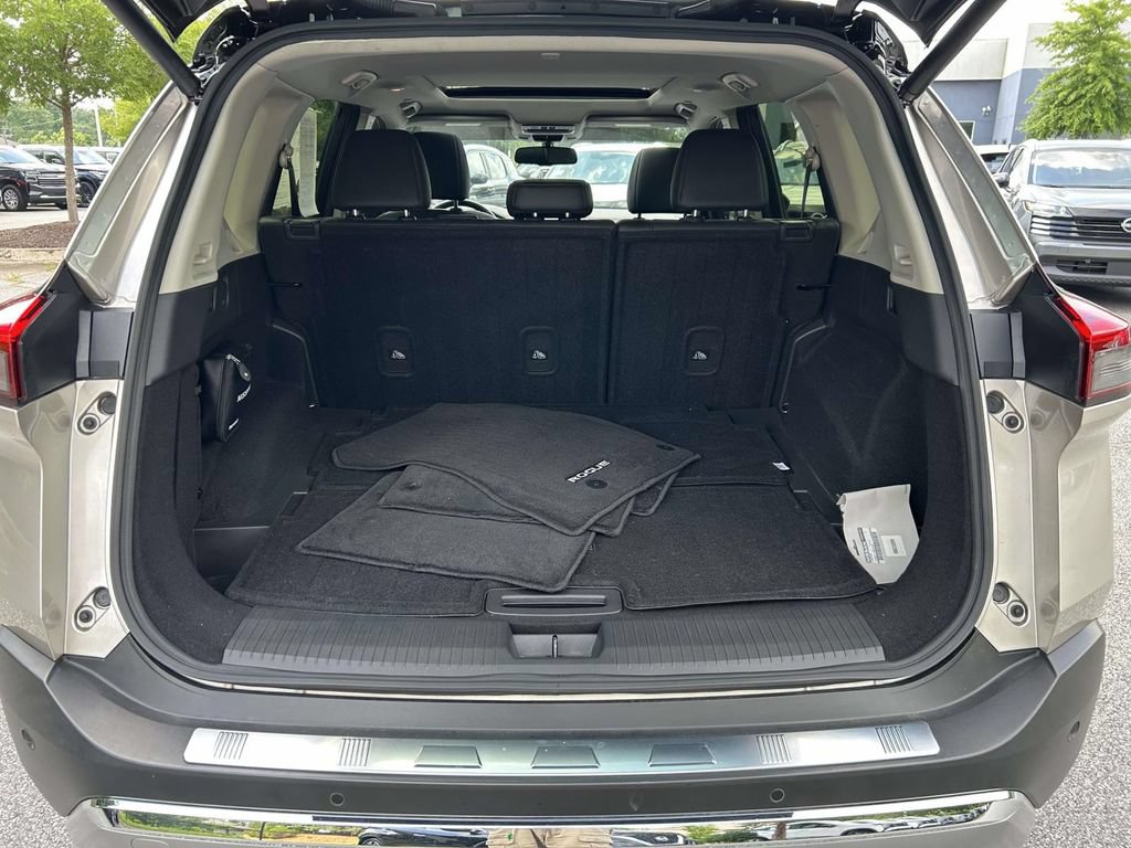 Used 2023 Nissan Rogue Platinum w/ Platinum Premium Package FWD image 10