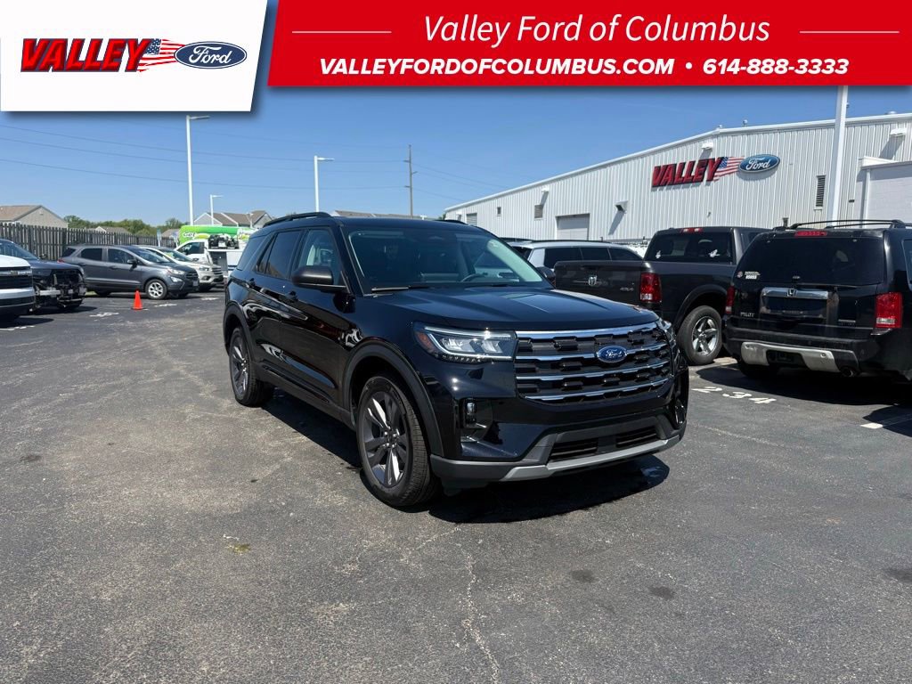 New 2026 Ford Explorer Active w/ Active Comfort Package AWD/4WD image 1