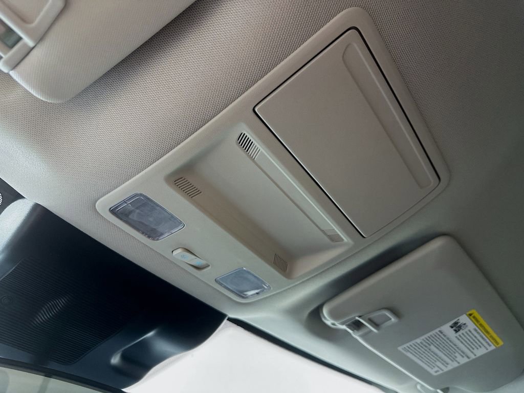 Used 2025 Ford Maverick Lariat AWD/4WD image 34