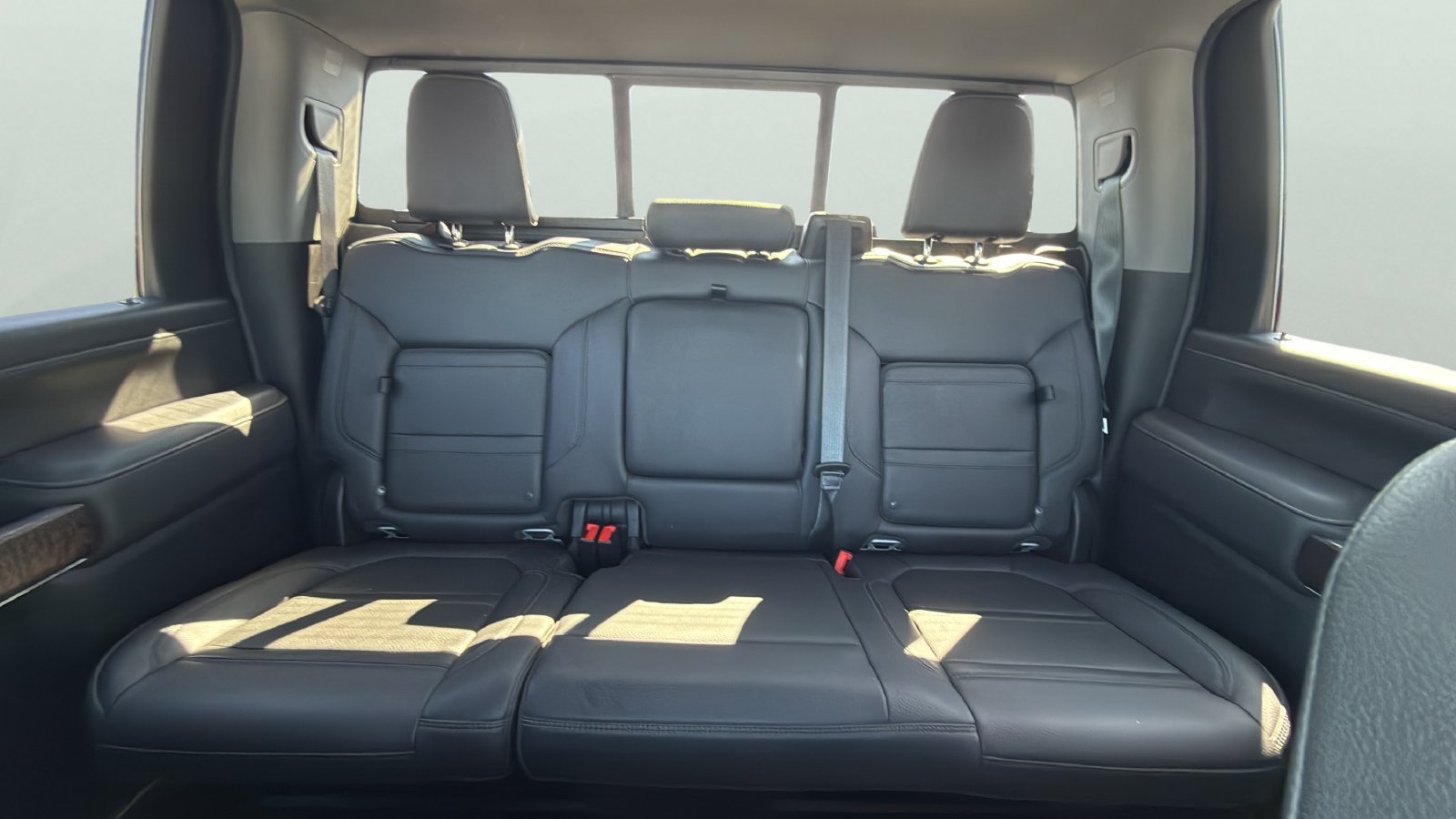 Used 2021 GMC Sierra 2500 Denali w/ Denali Ultimate Package AWD/4WD image 25