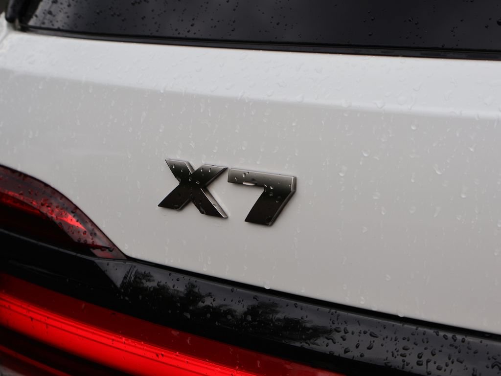 Used 2021 BMW X7 M50i AWD/4WD image 42