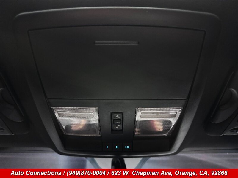 Used 2014 Dodge Challenger SRT8 RWD image 19