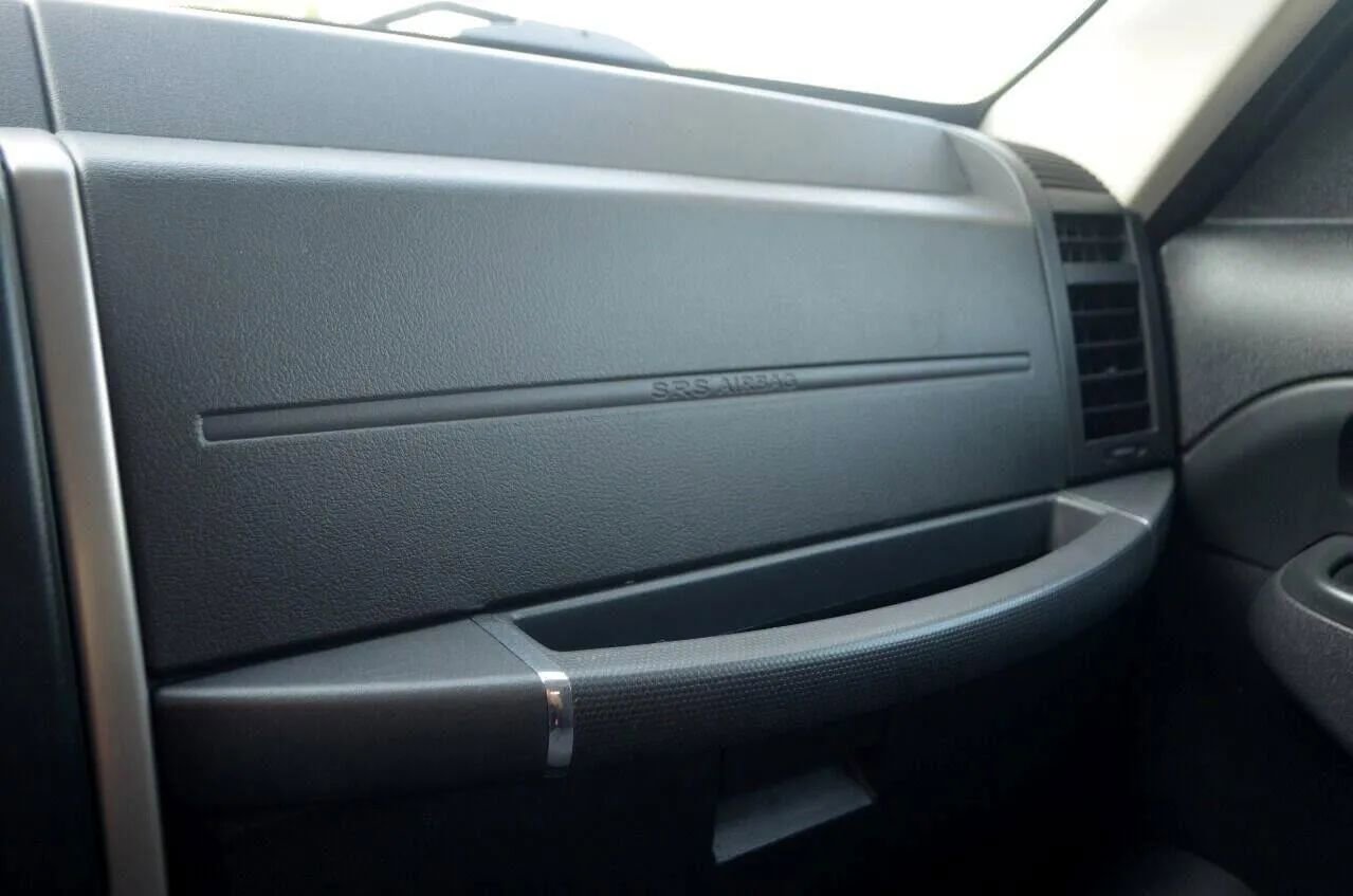 Used 2012 Jeep Liberty Sport RWD image 37