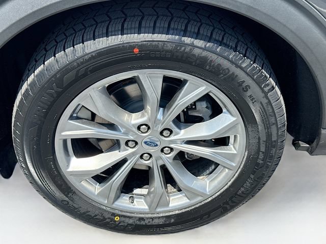 Used 2021 Ford Explorer XLT w/ Equipment Group 202A AWD/4WD image 35