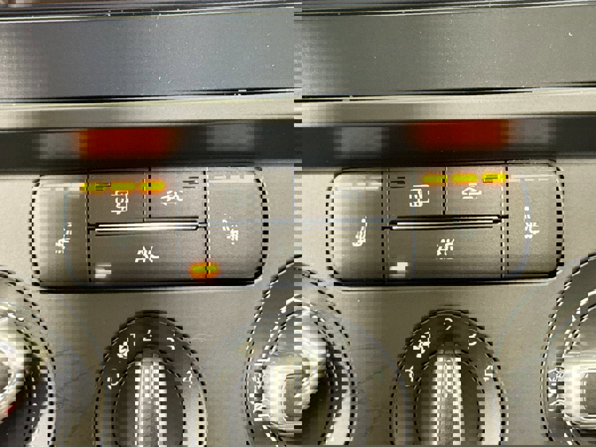 Used 2018 Volkswagen Jetta Wolfsburg Edition image 21