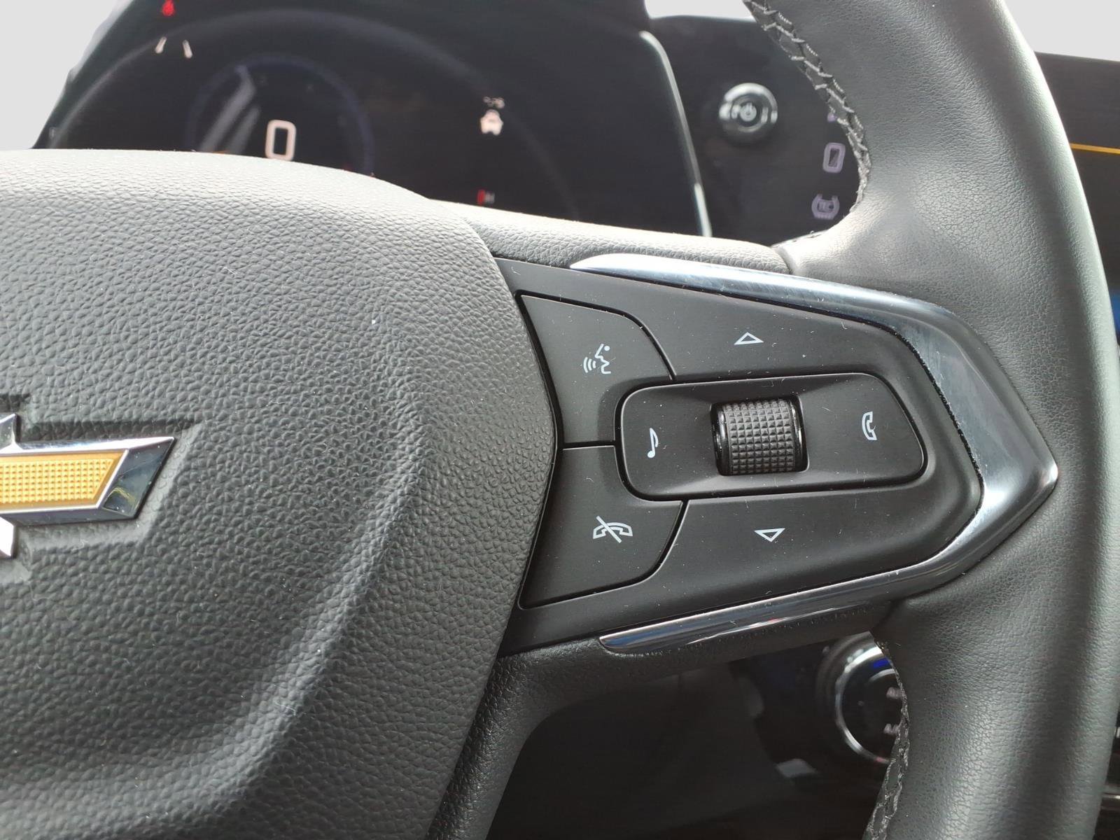 Certified 2025 Chevrolet Trax LT w/ LT Convenience Package image 23