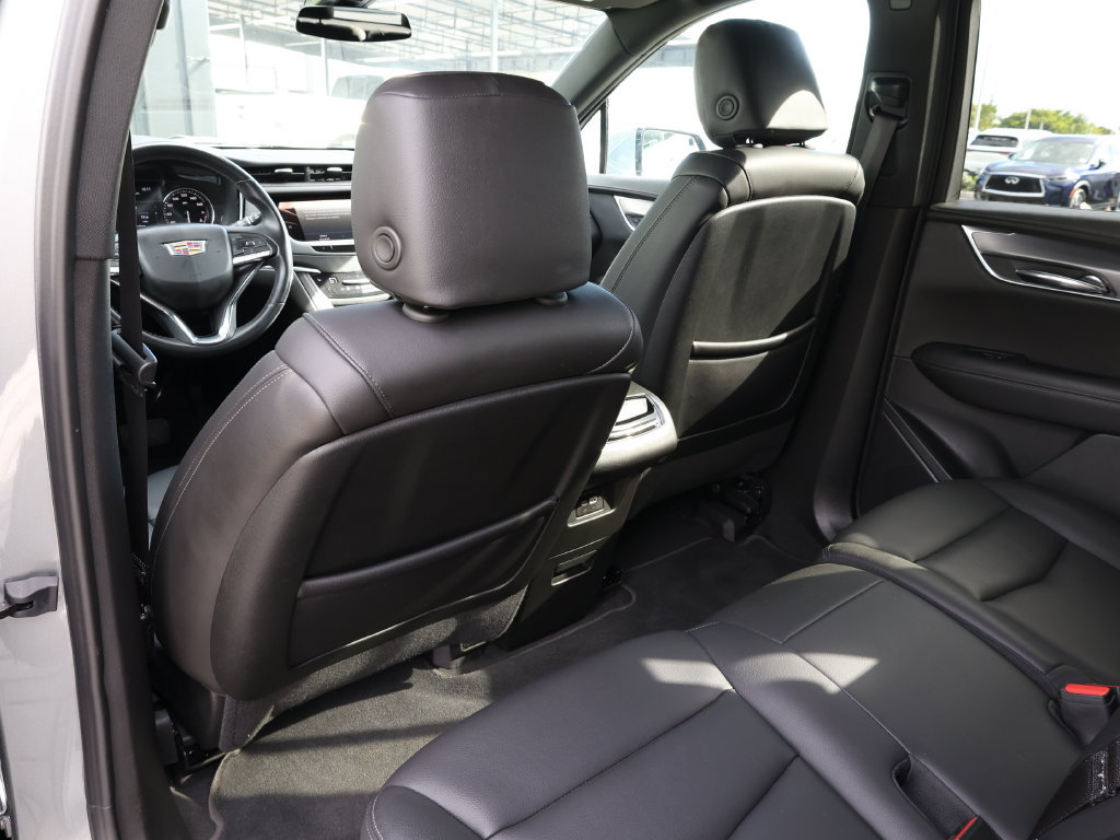Used 2025 Cadillac XT6 Luxury FWD image 21