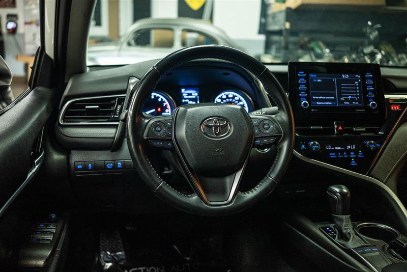 Used 2022 Toyota Camry SE w/ Convenience Package FWD image 15