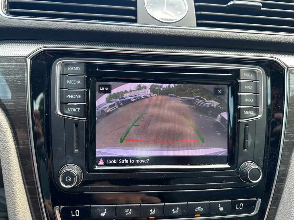 Used 2017 Volkswagen Passat 1.8T SE FWD image 15