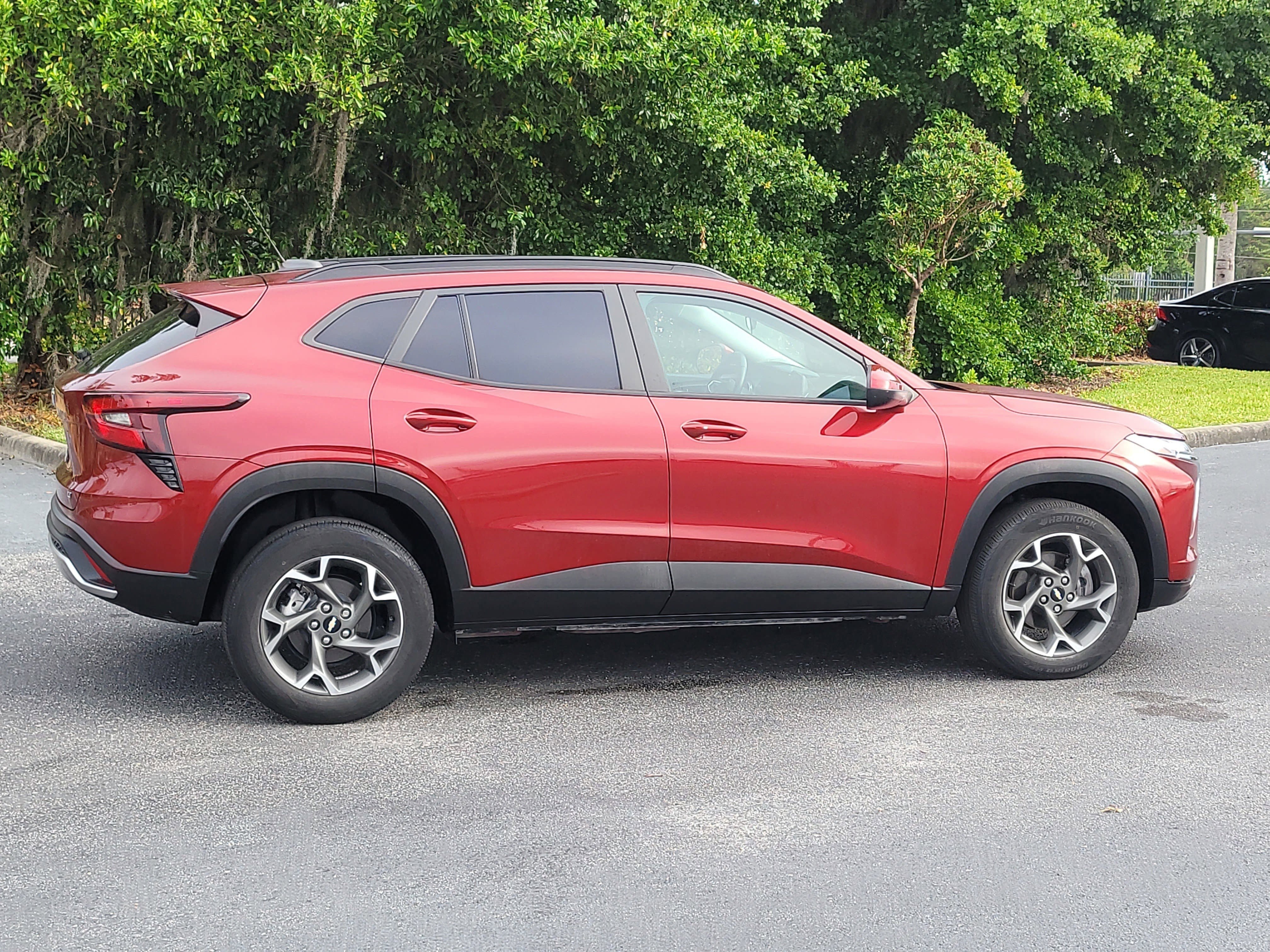 Used 2024 Chevrolet Trax LT w/ Driver Confidence Package FWD image 8