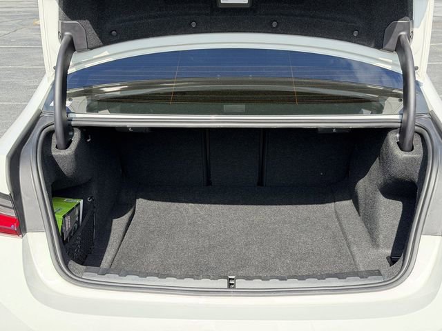 Used 2023 BMW 330i Sedan w/ Driving Assistance Package RWD image 43