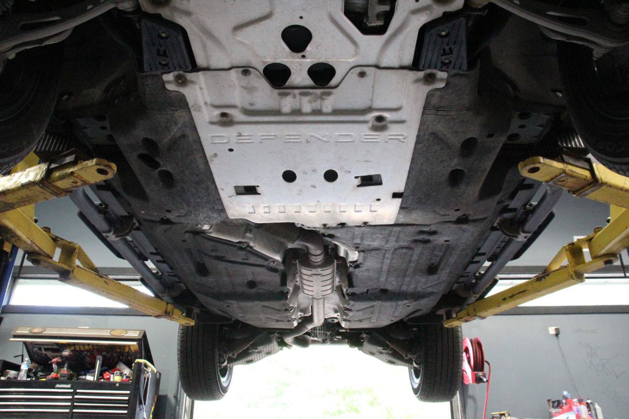 Used 2021 Land Rover Defender 110 X-Dynamic SE AWD/4WD image 96