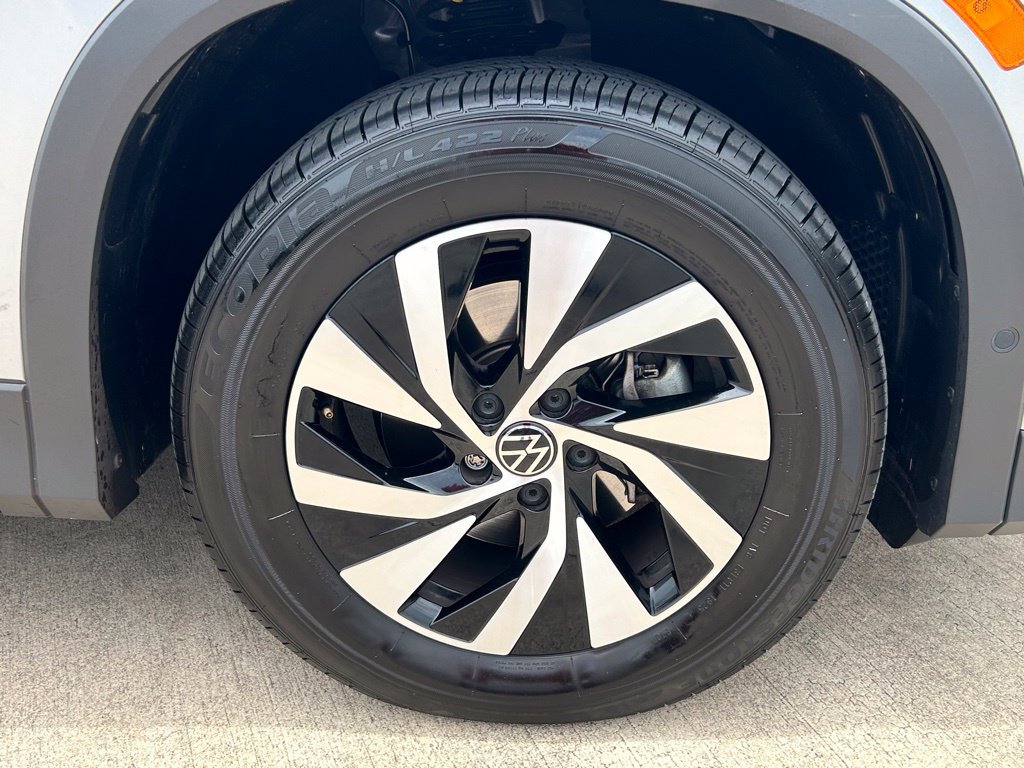 Used 2025 Volkswagen Tiguan S FWD image 40