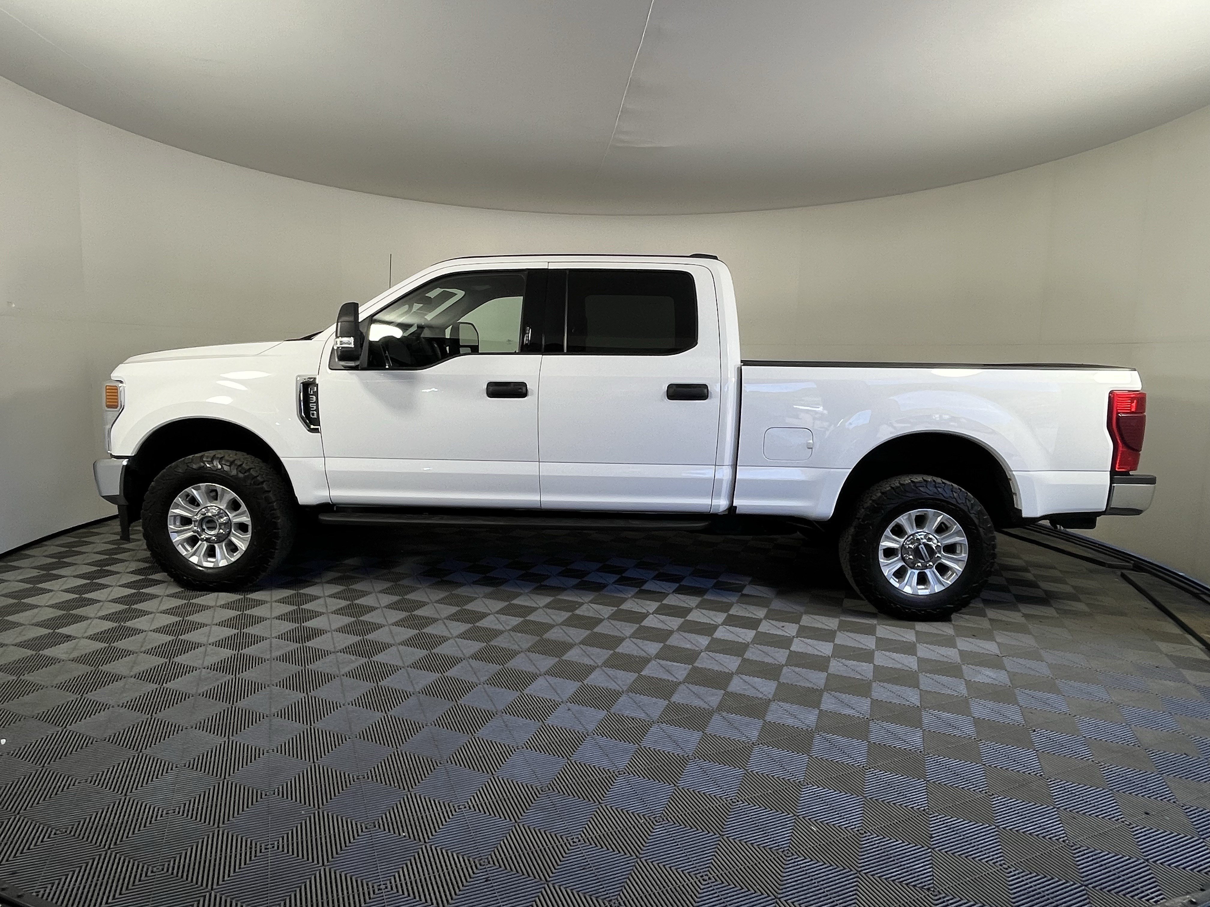 Used 2022 Ford F350 XLT w/ XLT Value Package AWD/4WD image 2