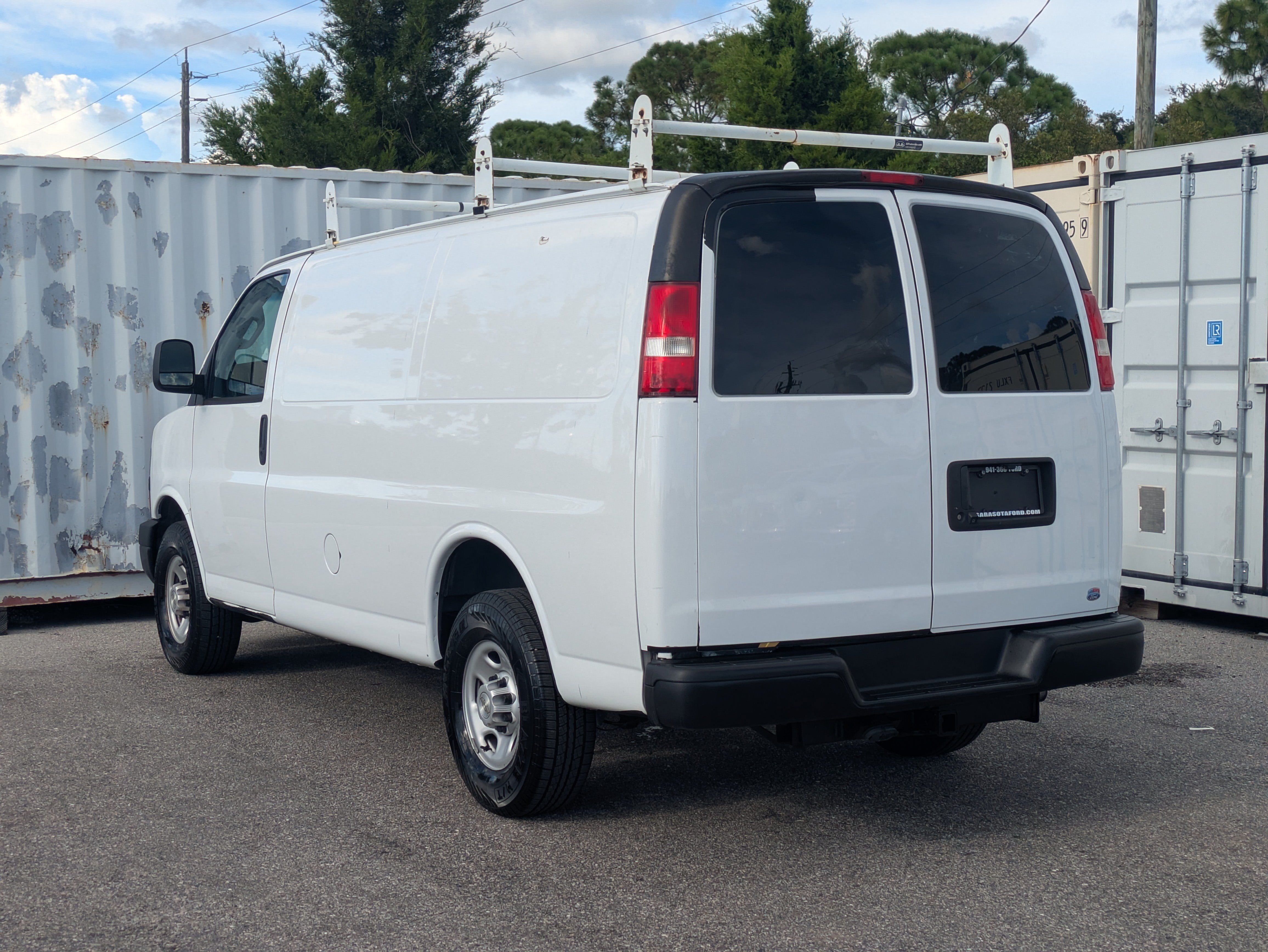 Used 2020 Chevrolet Express 2500 w/ Driver Convenience Package RWD image 7