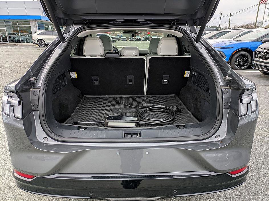 Used 2023 Ford Mustang Mach-E Premium image 32