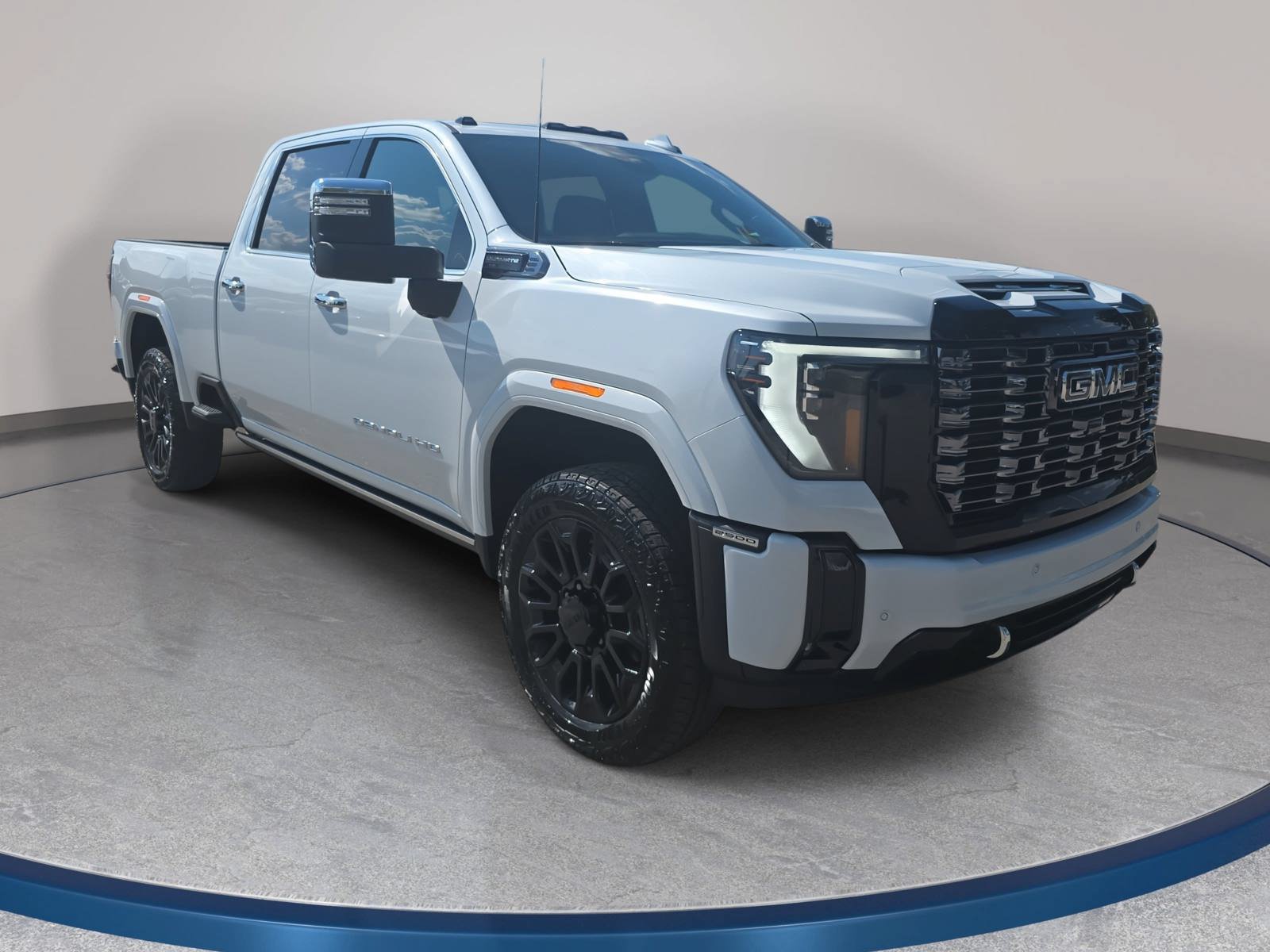 New 2026 GMC Sierra 2500 Denali Ultimate AWD/4WD image 3