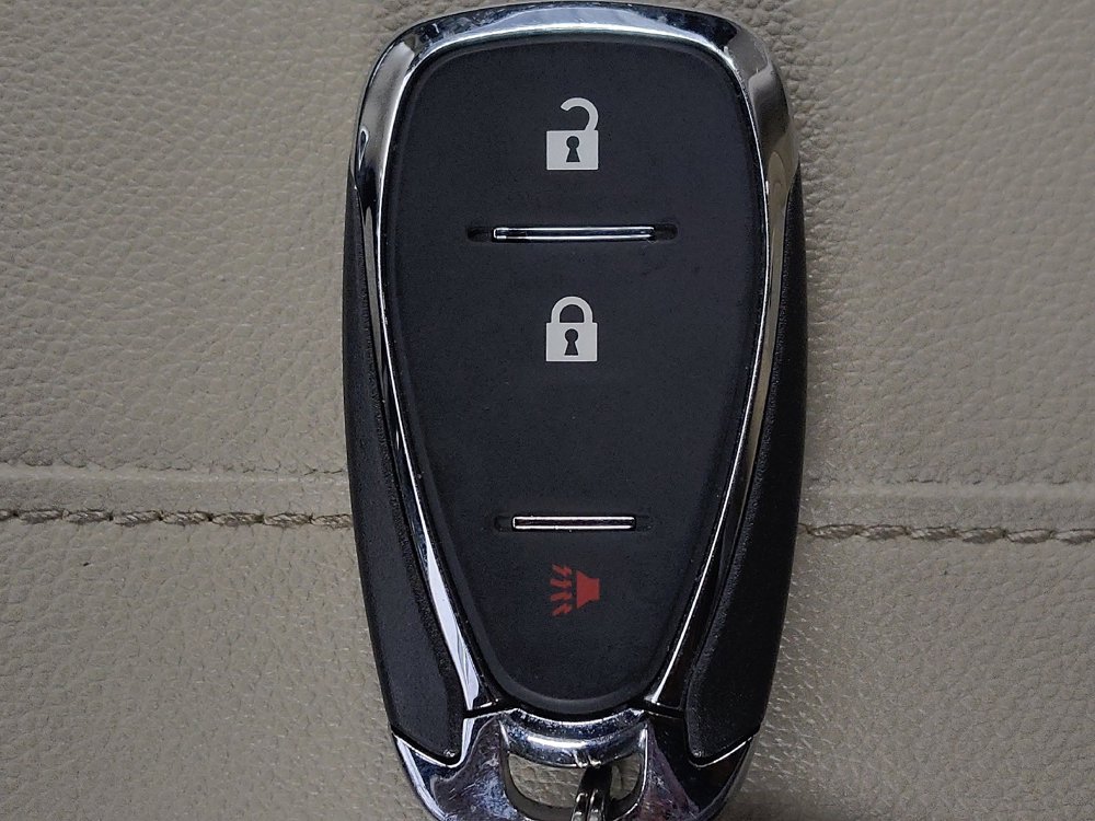 Used 2022 Chevrolet Traverse LS FWD image 32
