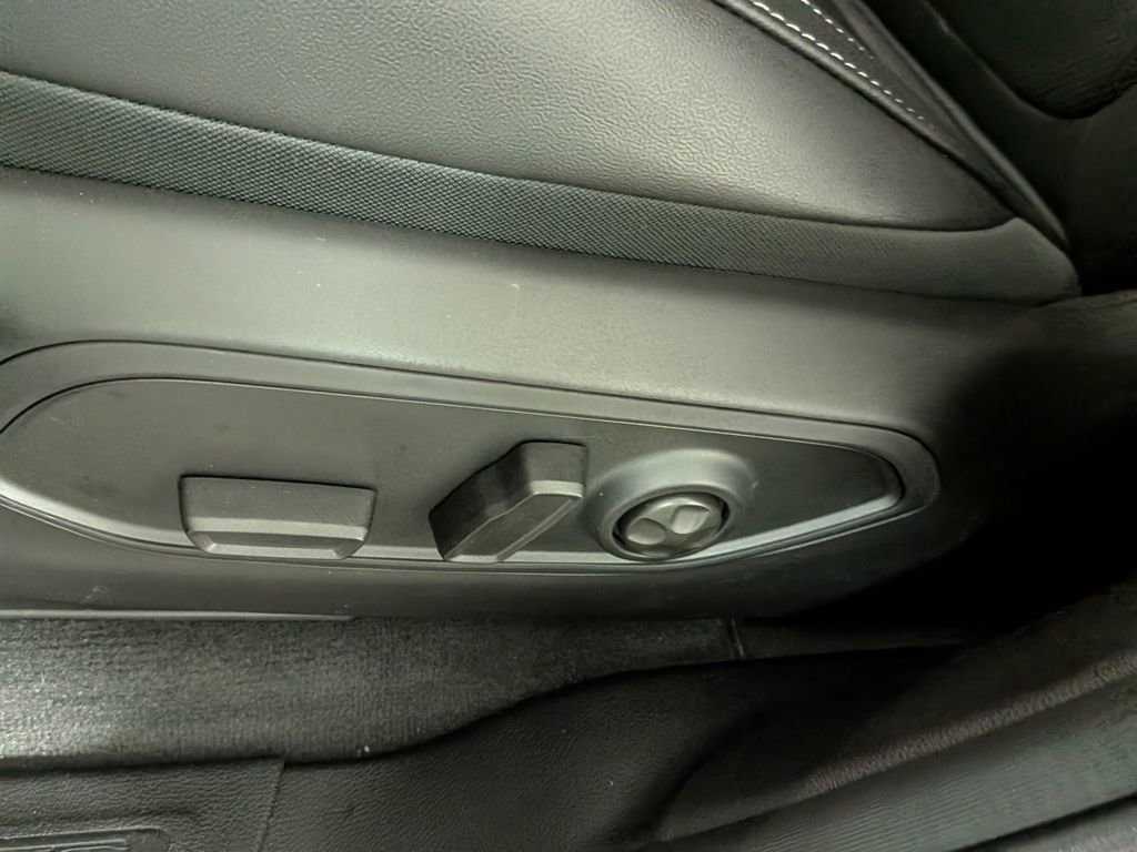 New 2025 Jeep Grand Cherokee Limited w/ Luxury Tech Group II image 17