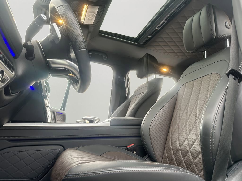Used 2024 Mercedes-Benz G 550 image 24