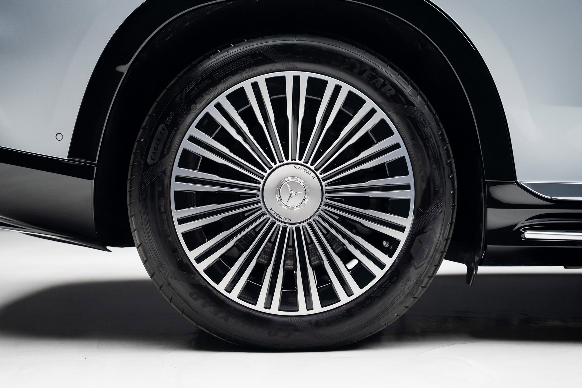 Used 2024 Mercedes-Benz Maybach EQS 680 4MATIC image 38