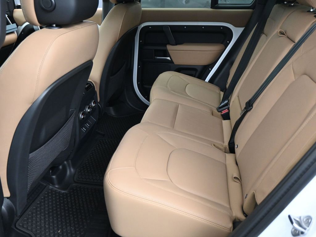 New 2026 Land Rover Defender 110 X-Dynamic SE AWD/4WD image 6