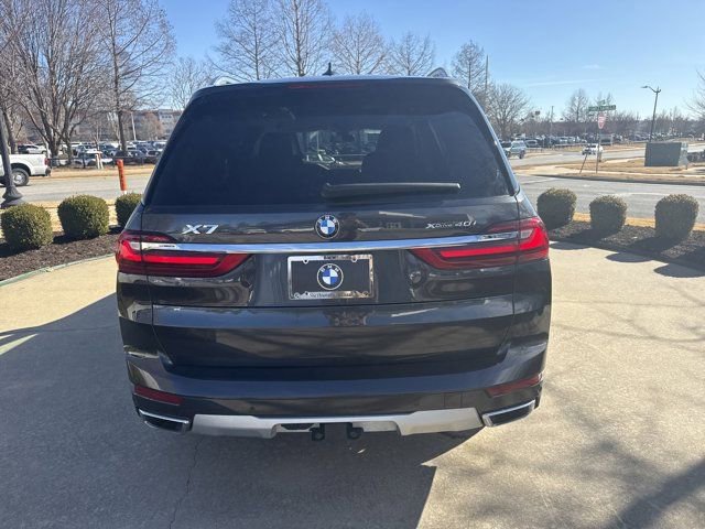Used 2022 BMW X7 xDrive40i w/ Premium Package image 2