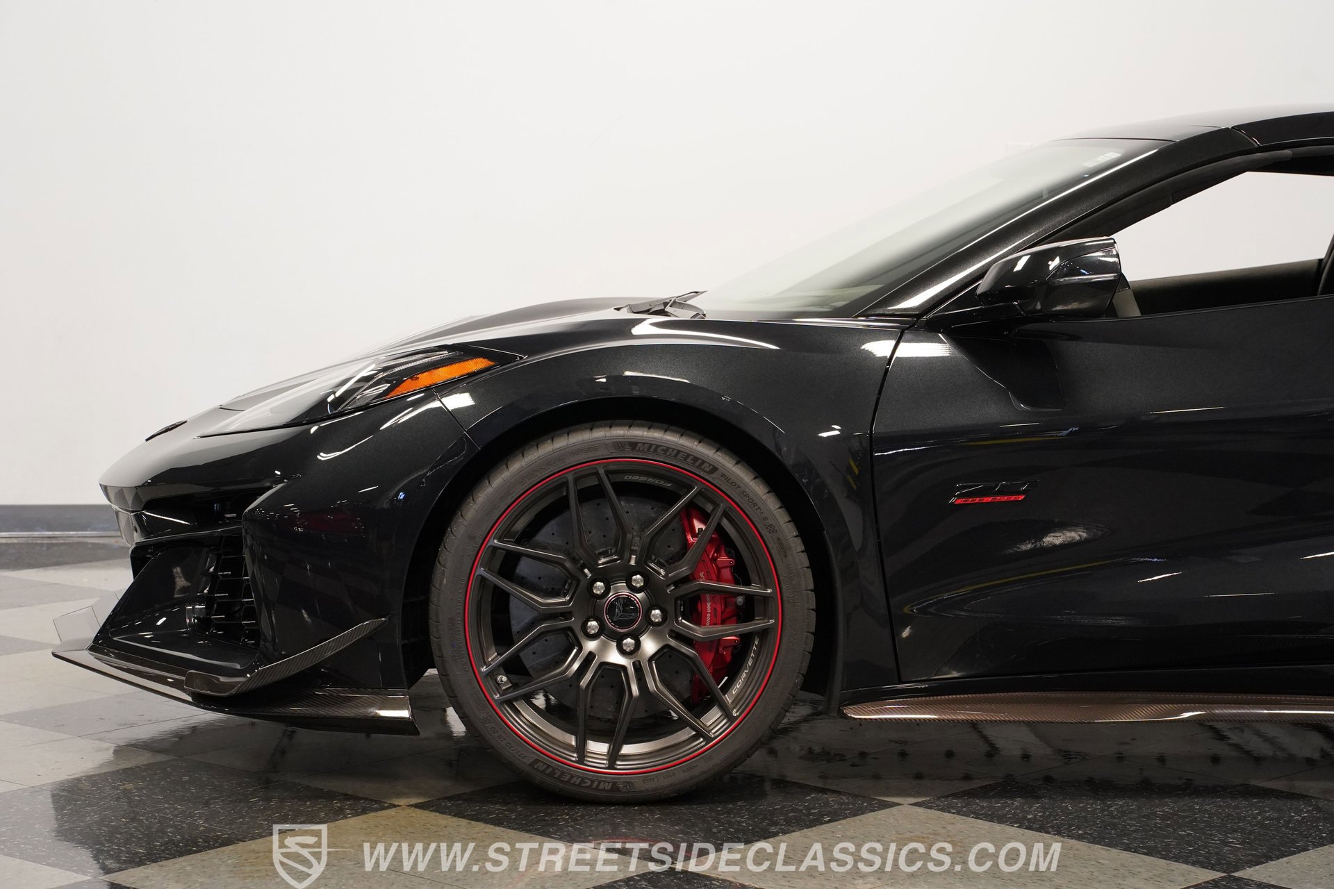 Used 2023 Chevrolet Corvette Z06 image 23