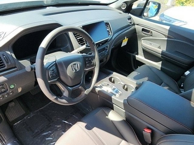Used 2025 Honda Ridgeline TrailSport image 14
