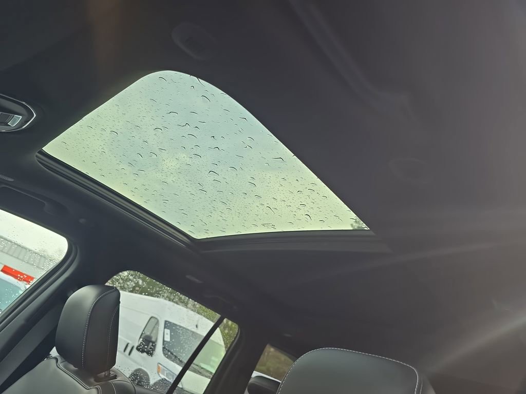 New 2025 Jeep Grand Cherokee Limited w/ MOPAR Finishing Package image 30