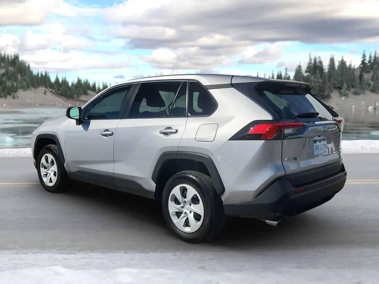 Used 2024 Toyota RAV4 LE image 5