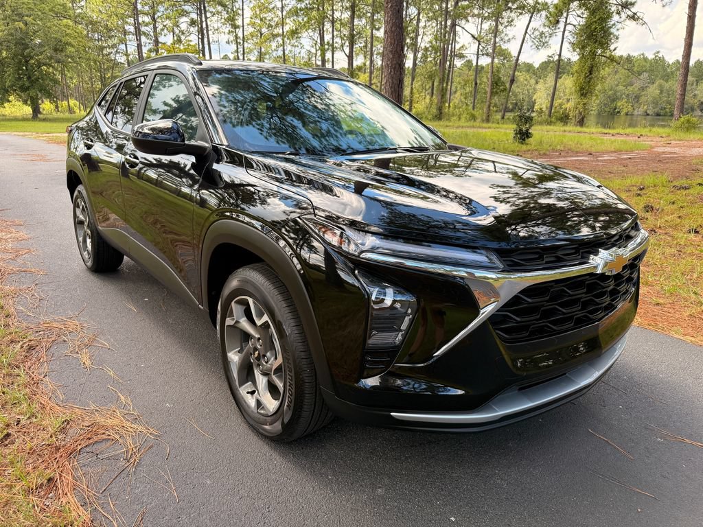 New 2026 Chevrolet Trax LT w/ Driver Confidence Package FWD image 7