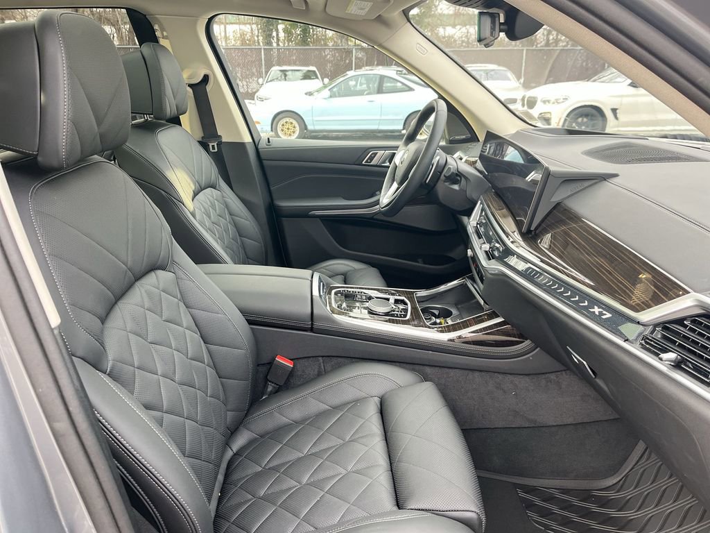 Certified 2024 BMW X7 xDrive40i w/ Premium Package image 26