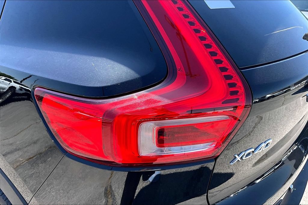 Used 2025 Volvo XC40 B5 Core AWD/4WD image 40
