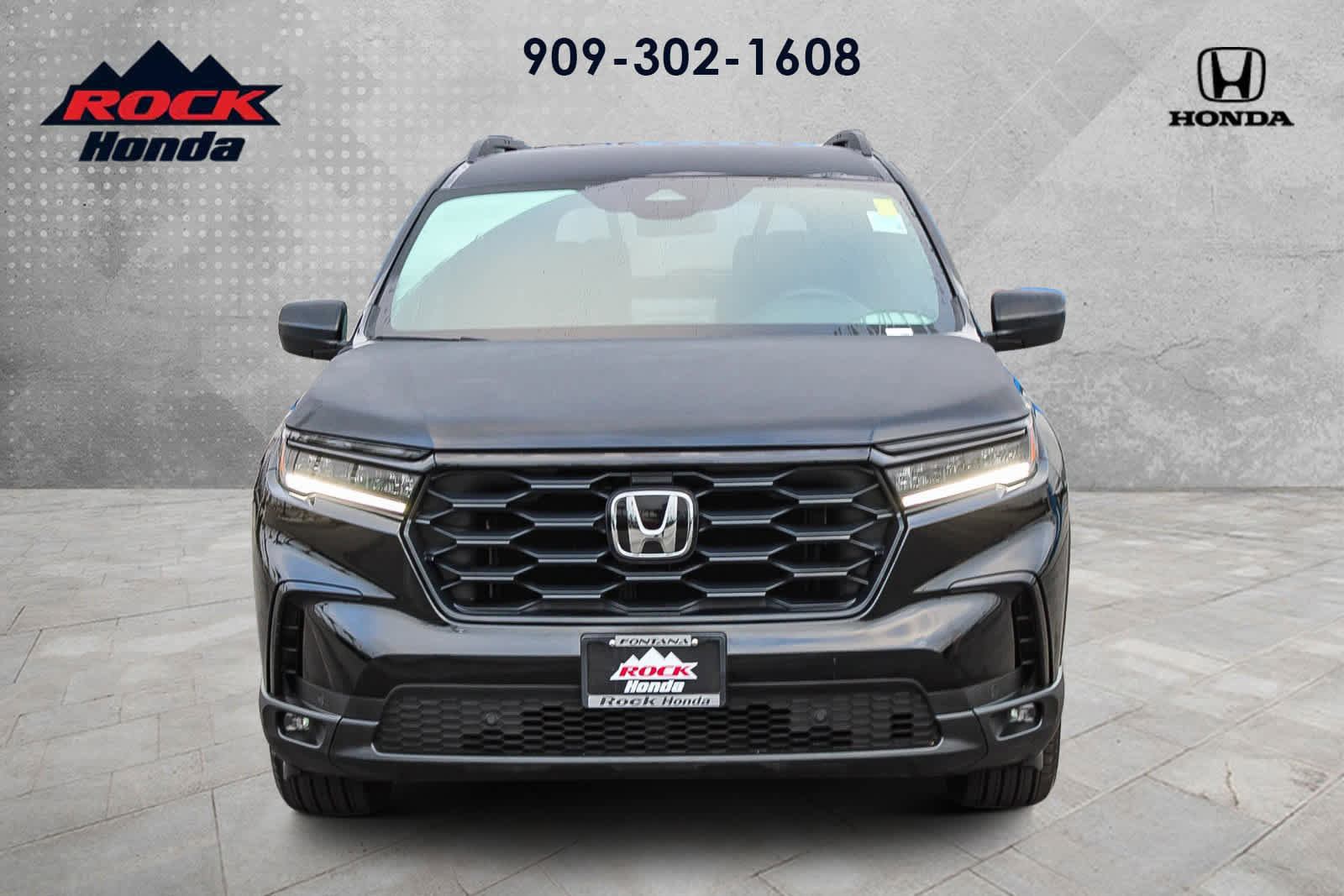 Used 2025 Honda Pilot Sport image 2