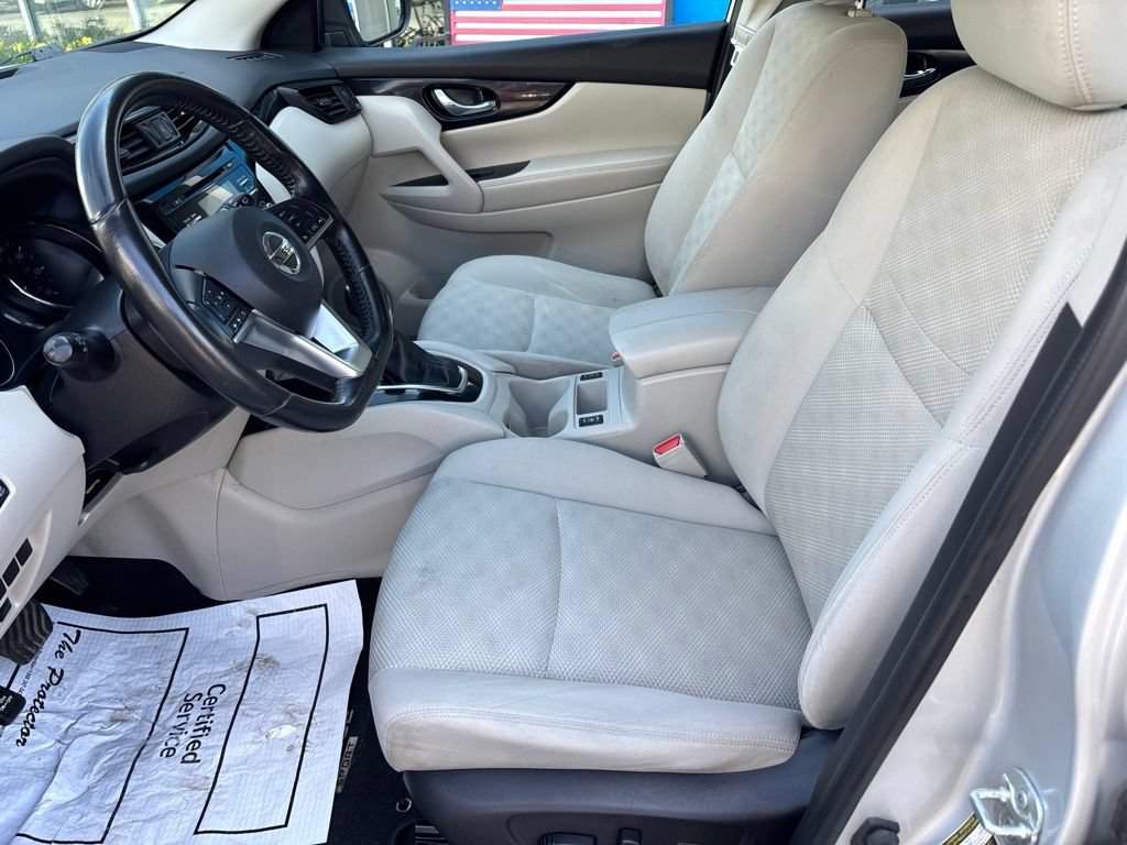 Used 2018 Nissan Rogue Sport SV w/ SV All-Weather Package AWD/4WD image 14