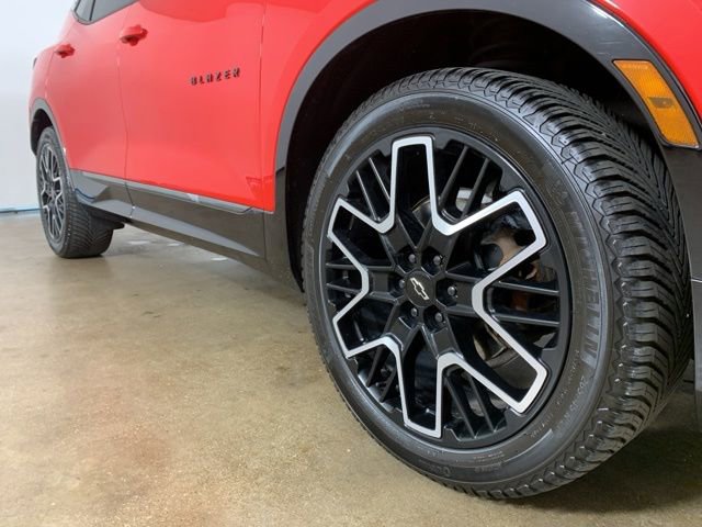 Used 2023 Chevrolet Blazer RS w/ Driver Confidence II Package AWD/4WD image 2