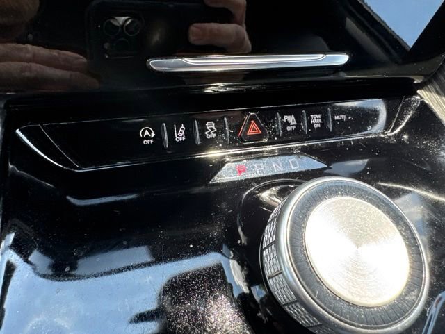 Used 2023 Jeep Wagoneer L Series II RWD image 49