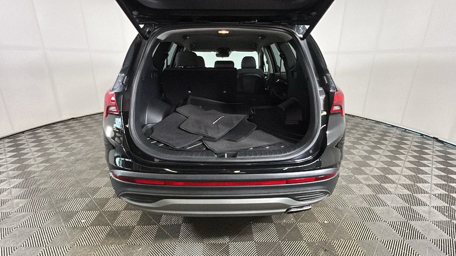Used 2023 Hyundai Santa Fe SEL AWD/4WD image 32