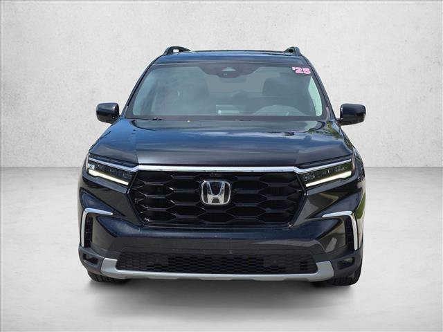 Used 2025 Honda Pilot Elite image 2