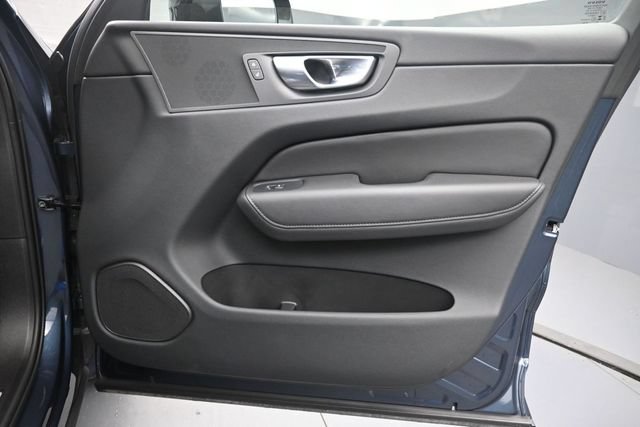 Certified 2024 Volvo XC60 B5 Core AWD/4WD image 30