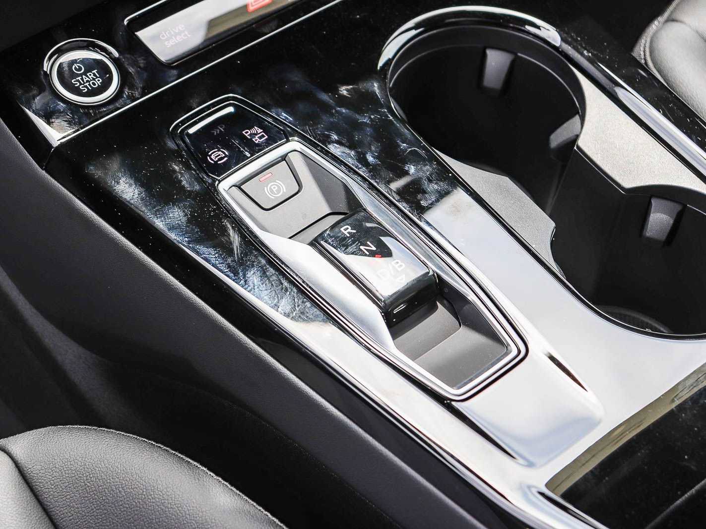 Used 2025 Audi Q6 e-tron Premium w/ Convenience Package RWD image 20
