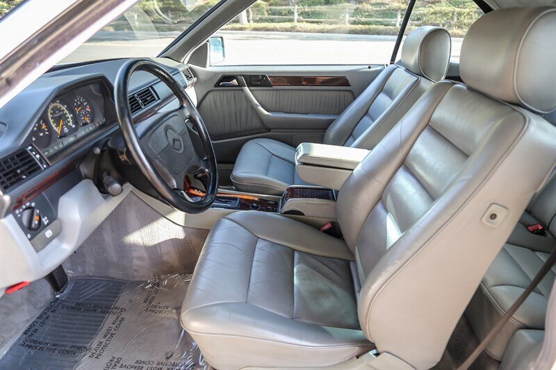 Used 1995 Mercedes-Benz E 320 Convertible image 46