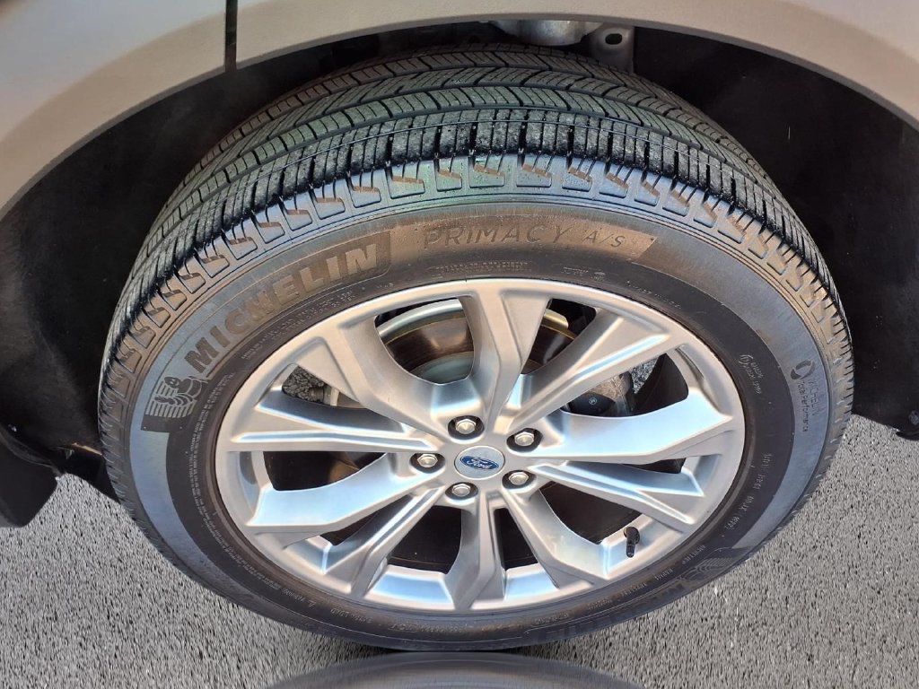 Certified 2022 Ford Explorer XLT w/ Equipment Group 202A AWD/4WD image 28