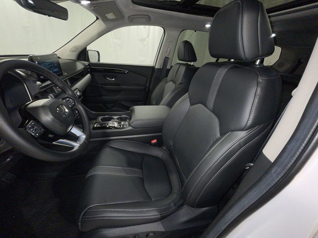 Used 2023 Honda Pilot Touring image 14