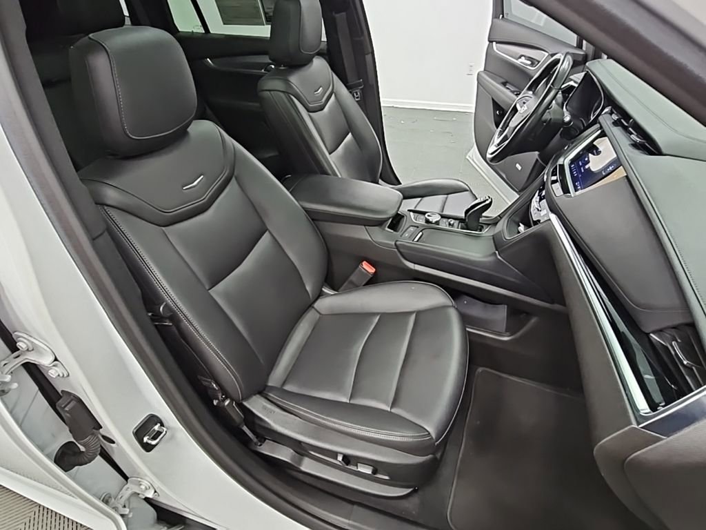 Used 2023 Cadillac XT6 Luxury image 42