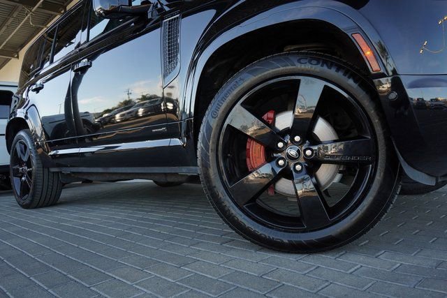 Used 2022 Land Rover Defender 110 X AWD/4WD image 9