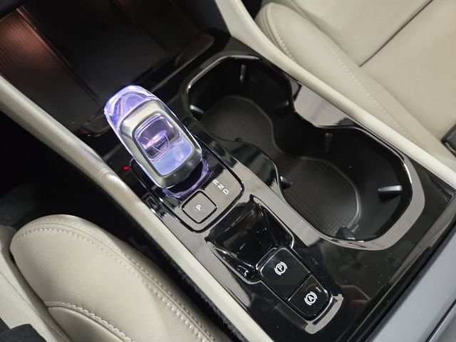 New 2025 Volvo XC40 B5 Plus w/ Protection Package Premier image 29